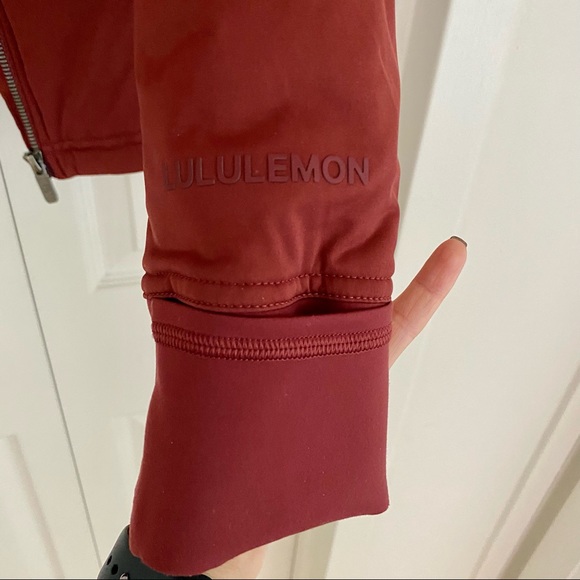 Lululemon women’s jacket - Picture 12 of 14